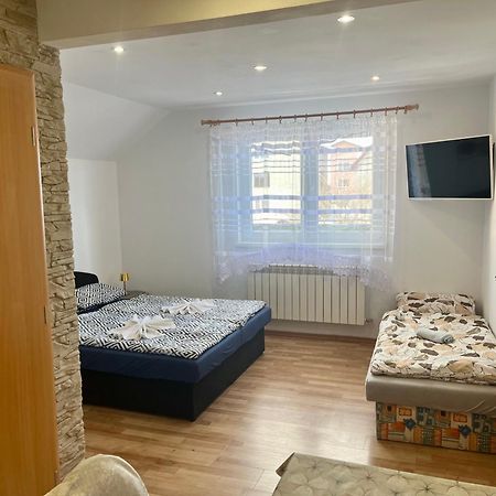 Homestay Renata Nova Lesna Bagian luar foto
