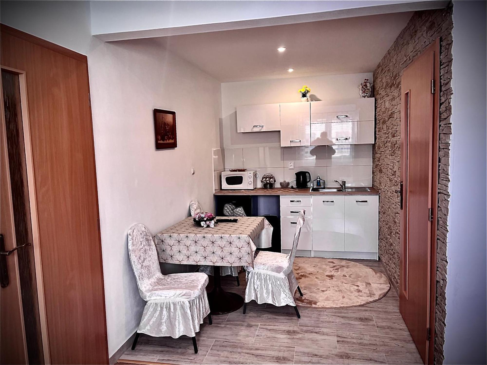 Homestay Renata Nova Lesna Bagian luar foto