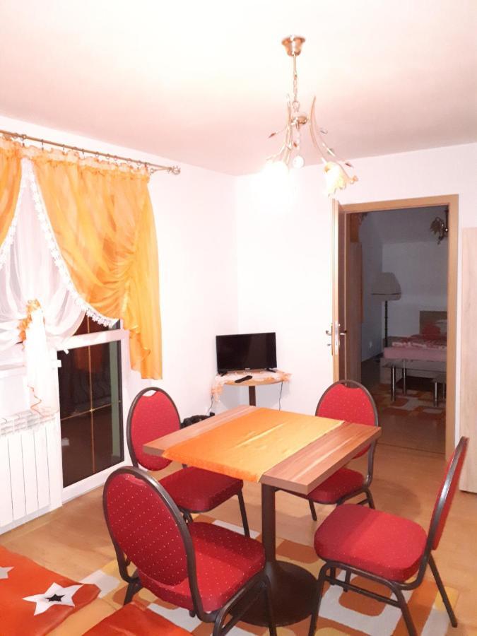 Homestay Renata Nova Lesna Bagian luar foto