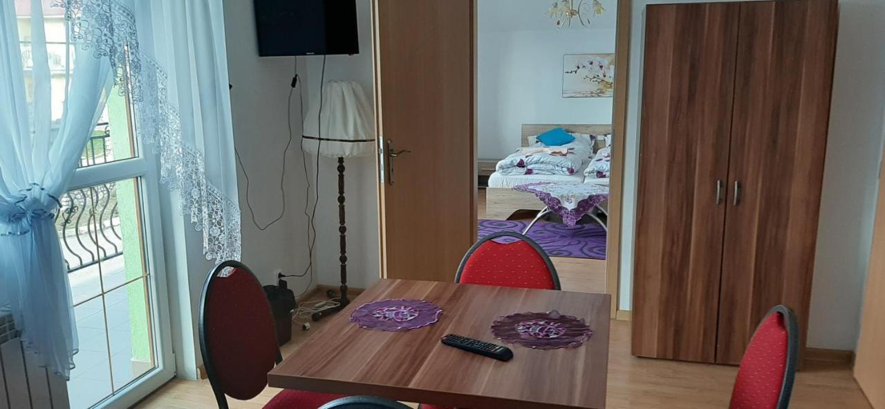 Homestay Renata Nova Lesna Bagian luar foto